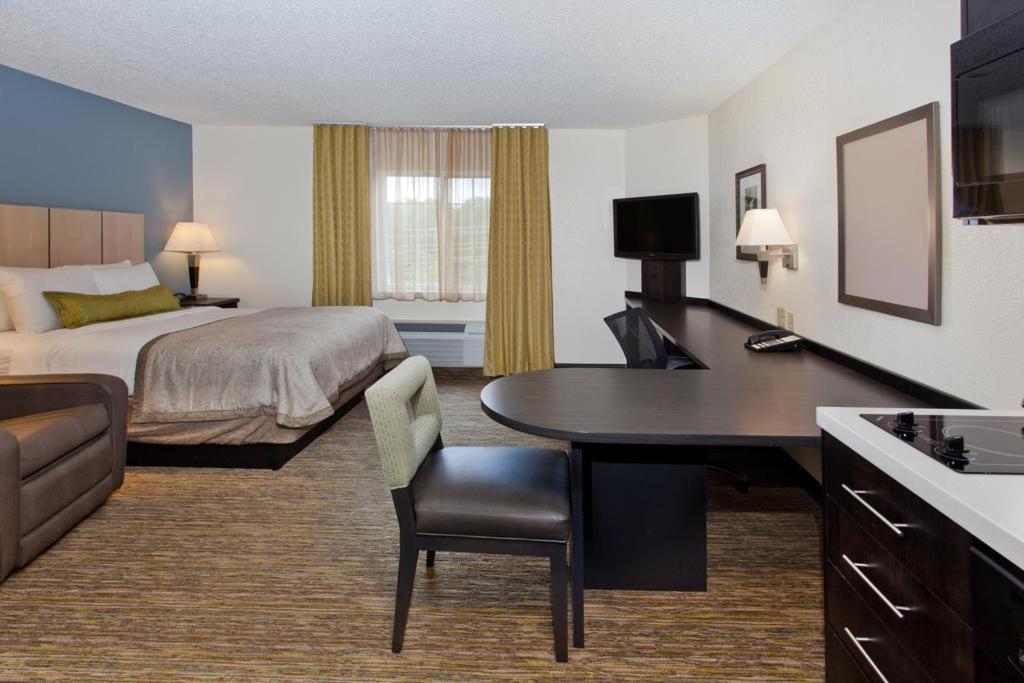 Candlewood Suites Belle Vernon By Ihg Εξωτερικό φωτογραφία